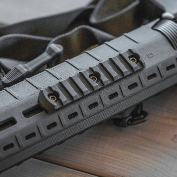 zul_pl_Magpul-Szyna-aluminiowa-Picatinny-M-LOK-9-bramek-MAG583-37734_5.jpg