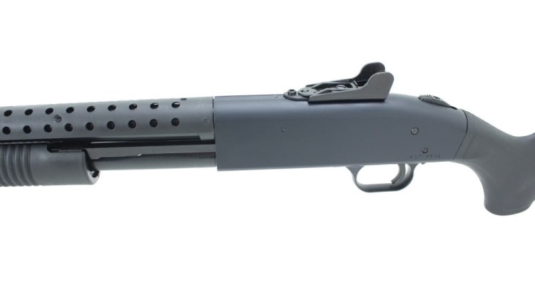 MSBR50693-Strzelba-powtarzalna-MOSSBERG-590-kal.-1276-lufa-527-mm-syntetyk-Ghost-Ring-04.jpg