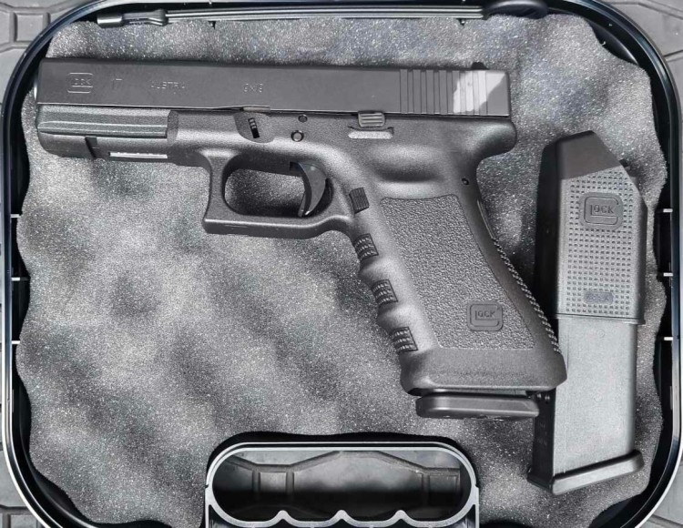 Glock 17 2.jpg