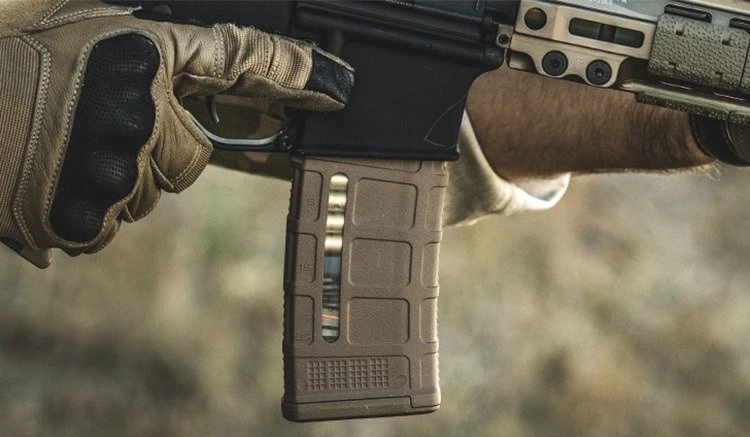 pol_pl_Magpul-Magazynek-z-okienkiem-PMAG-R-30-AR-15-M4-Window-GEN-M3-TM-Medium-Coyote-Tan-MAG556-MCT-22271_12.jpg
