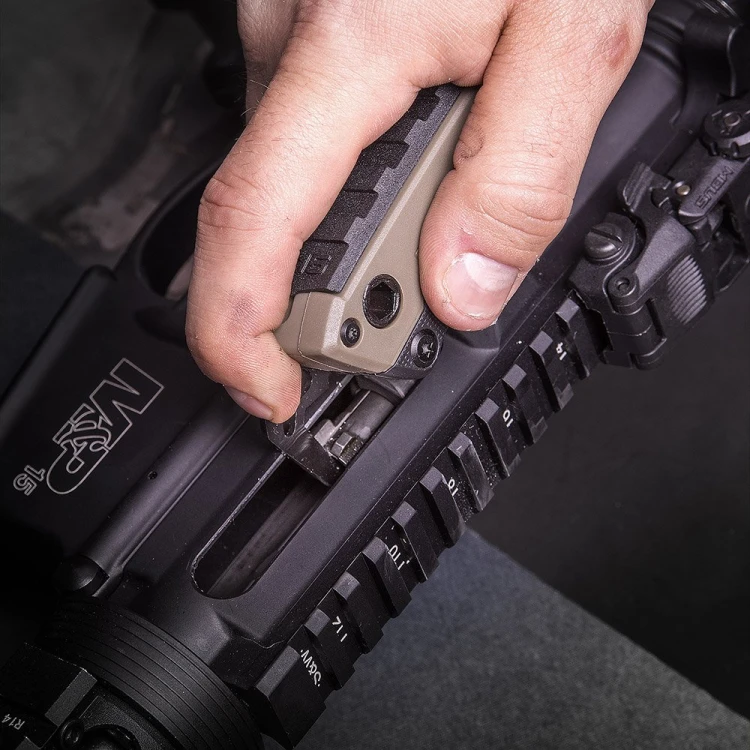pol_pl_Multitool-do-konserwacji-broni-AR-Real-Avid-Gun-Tool-Pro-AR-15-AVGTPROAR-28091_22.jpg